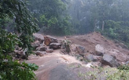 കനത്ത മഴ; കോട്ടയം ജില്ലയുടെ കിഴക്കന് മലയോരമേഖലകളിൽ വ്യാപക നാശനഷ്ടം കനത്ത മഴ; കോട്ടയം ജില്ലയുടെ കിഴക്കന് മലയോരമേഖലകളിൽ വ്യാപക നാശനഷ്ടം