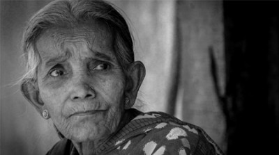 മാതാപിതാക്കളുടെ മുട്ട് ഒടിക്കുന്ന മക്കൾ... മാതാപിതാക്കളുടെ മുട്ട് ഒടിക്കുന്ന മക്കൾ...