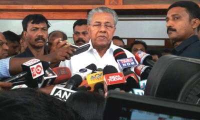 കണ്ണാടികൾ എറിഞ്ഞുടക്കപ്പെടുന്പോൾ കണ്ണാടികൾ എറിഞ്ഞുടക്കപ്പെടുന്പോൾ