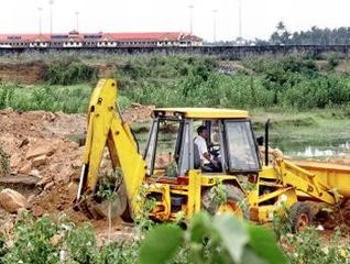 തേജസ്വിനിപ്പുഴ തിരിഞ്ഞൊഴുകുന്പോൾ തേജസ്വിനിപ്പുഴ തിരിഞ്ഞൊഴുകുന്പോൾ