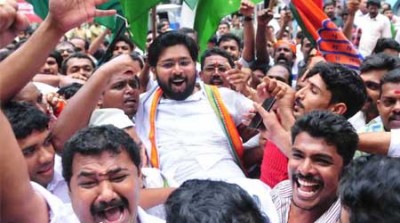 അരുവിക്കര കാണാതെ.... അരുവിക്കര കാണാതെ....