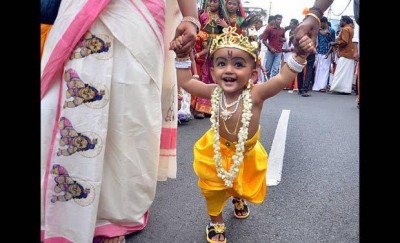 തകരാതിരിക്കട്ടെ കേരളം തകരാതിരിക്കട്ടെ കേരളം