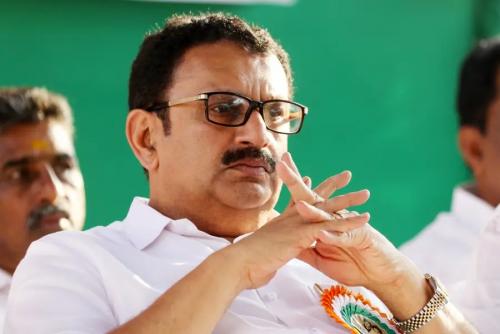 അയഞ്ഞ് മുരളീധരൻ ; കെപിസിസി വിശ്വാസ സംരക്ഷണ യാത്രയുടെ സമാപനത്തിൽ പങ്കെടുക്കും അയഞ്ഞ് മുരളീധരൻ ; കെപിസിസി വിശ്വാസ സംരക്ഷണ യാത്രയുടെ സമാപനത്തിൽ പങ്കെടുക്കും