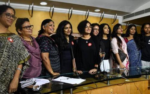 നടിയെ ആക്രമിച്ച കേസിൽ മുഖ്യമന്ത്രിയോട് നീതി നടത്തണമെന്ന് ആവശ്യപ്പെട്ട് ഡബ്ല്യുസിസി നടിയെ ആക്രമിച്ച കേസിൽ മുഖ്യമന്ത്രിയോട് നീതി നടത്തണമെന്ന് ആവശ്യപ്പെട്ട് ഡബ്ല്യുസിസി