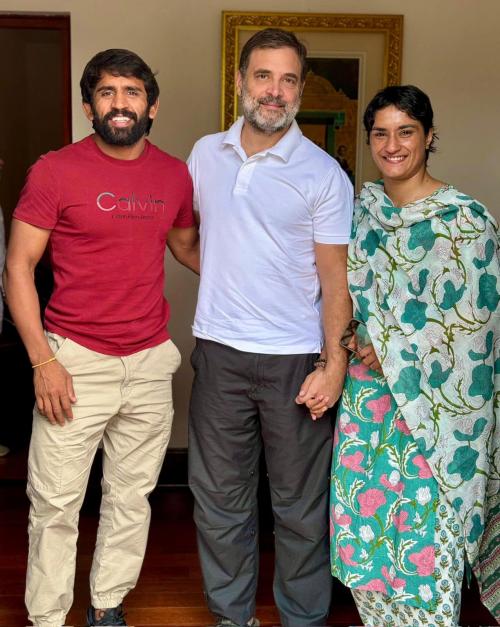 വിനേഷും ബജ്രംഗ് പുനിയയും ഹരിയാനയിൽ മത്സരിക്കും; രാഹുലുമായി കൂടിക്കാഴ്ച നടത്തി വിനേഷും ബജ്രംഗ് പുനിയയും ഹരിയാനയിൽ മത്സരിക്കും; രാഹുലുമായി കൂടിക്കാഴ്ച നടത്തി