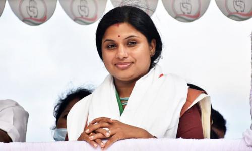 യു​ഡി​എ​ഫ് സ്ഥാ​നാ​ർത്​ഥി വീ​ണ എ​സ്. നാ​യ​രു​ടെ അ​ഭ്യ​ർ​ത്ഥ​നാ നോ​ട്ടീ​സു​ക​ൾ ഉ​പേ​ക്ഷി​ച്ച നി​ല​യി​ൽ