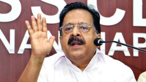 മുഖ്യമന്ത്രി ഉടൻ കേരളത്തിൽ തിരിച്ചെത്തണമെന്ന് രമേശ് ചെന്നിത്തല മുഖ്യമന്ത്രി ഉടൻ കേരളത്തിൽ തിരിച്ചെത്തണമെന്ന് രമേശ് ചെന്നിത്തല