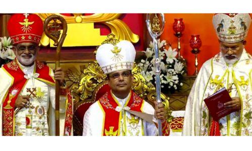 സിറോ മലബാര് സഭ ചങ്ങനാശ്ശേരി അതിരൂപതയ്ക്ക് പുതിയ തലവൻ: ആര്ച്ച് ബിഷപ്പായി മാര് തോമസ് തറയില് സ്ഥാനമേറ്റു സിറോ മലബാര് സഭ ചങ്ങനാശ്ശേരി അതിരൂപതയ്ക്ക് പുതിയ തലവൻ: ആര്ച്ച് ബിഷപ്പായി മാര് തോമസ് തറയില് സ്ഥാനമേറ്റു