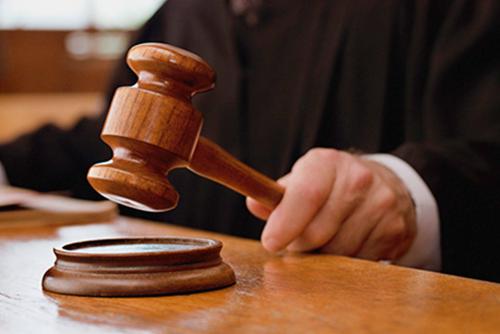പൊതുസ്വത്ത് അപഹരിച്ചു: സൗദിയിൽ 11 പേർക്ക് 65 വർഷത്തെ തടവും പിഴയും വിധിച്ച് പബ്ലിക് പ്രോസിക്യൂഷൻ പൊതുസ്വത്ത് അപഹരിച്ചു: സൗദിയിൽ 11 പേർക്ക് 65 വർഷത്തെ തടവും പിഴയും വിധിച്ച് പബ്ലിക് പ്രോസിക്യൂഷൻ