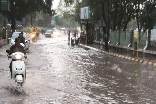 കേരളത്തിൽ കനത്ത മഴ; അഞ്ച് ജില്ലകൾ വെള്ളപ്പൊക്ക ബാധിതം കേരളത്തിൽ കനത്ത മഴ; അഞ്ച് ജില്ലകൾ വെള്ളപ്പൊക്ക ബാധിതം