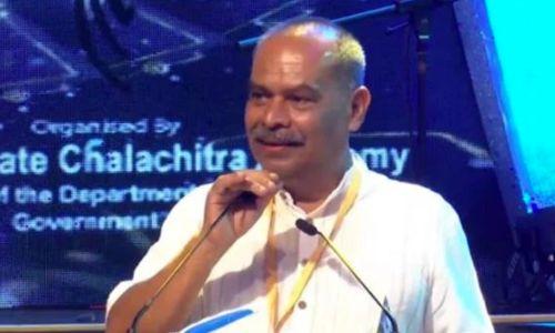 അവാർഡ് നൽകുന്നത് ലെസ്ബിയൻ പ്രതിമകൾ; ചലച്ചത്ര പുരസ്കാരത്തെ കുറിച്ചുള്ള പ്രസ്താവനയിൽ ഉറച്ച് അലൻസിയർ അവാർഡ് നൽകുന്നത് ലെസ്ബിയൻ പ്രതിമകൾ; ചലച്ചത്ര പുരസ്കാരത്തെ കുറിച്ചുള്ള പ്രസ്താവനയിൽ ഉറച്ച് അലൻസിയർ