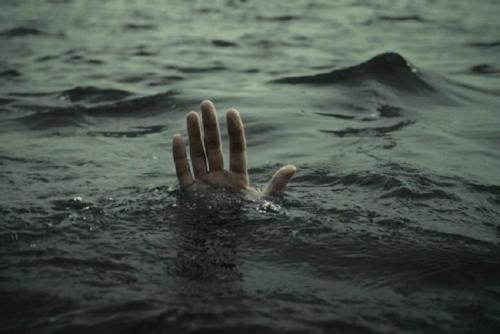 ഭാരതപ്പുഴയിൽ കാണാതായ എംബിബിഎസ് വിദ്യാർത്ഥികളിൽ ഒരാളുടെ മൃതദേഹം കണ്ടെത്തി ഭാരതപ്പുഴയിൽ കാണാതായ എംബിബിഎസ് വിദ്യാർത്ഥികളിൽ ഒരാളുടെ മൃതദേഹം കണ്ടെത്തി