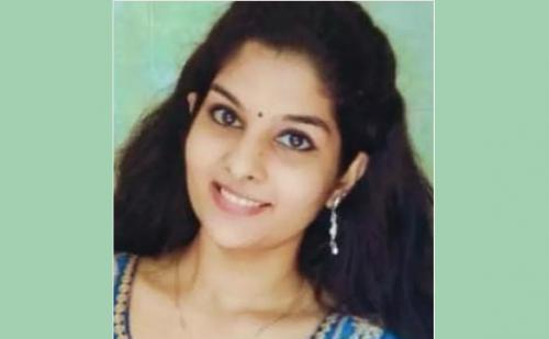 പാനൂരിൽ യുവതിയെ വീട്ടിൽ കയറി വെട്ടിക്കൊന്നു പാനൂരിൽ യുവതിയെ വീട്ടിൽ കയറി വെട്ടിക്കൊന്നു