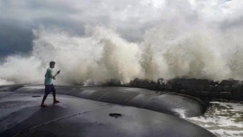 അറബിക്കടലിൽ വീണ്ടും ന്യൂനമർദ്ദം രൂപപ്പെടുന്നു; കനത്ത മഴക്ക് സാധ്യത അറബിക്കടലിൽ വീണ്ടും ന്യൂനമർദ്ദം രൂപപ്പെടുന്നു; കനത്ത മഴക്ക് സാധ്യത
