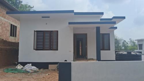 പ്രവാസി സംഘടനകൾ കൈകോർത്തു; അവശനായ ബഹ്റൈൻ പ്രവാസിക്ക് വീട് ഒരുങ്ങി പ്രവാസി സംഘടനകൾ കൈകോർത്തു; അവശനായ ബഹ്റൈൻ പ്രവാസിക്ക് വീട് ഒരുങ്ങി