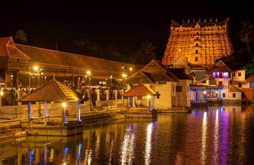 പത്മനാഭസ്വാമി ക്ഷേത്രം; ഭരണസമിതിക്കെതിരെ ഉയരുന്നത് ഗുരുതര ആരോപണങ്ങൾ പത്മനാഭസ്വാമി ക്ഷേത്രം; ഭരണസമിതിക്കെതിരെ ഉയരുന്നത് ഗുരുതര ആരോപണങ്ങൾ