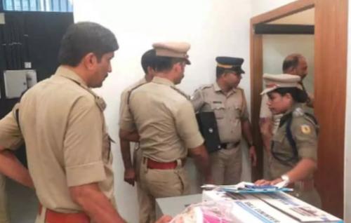 ഹര്ത്താല് ദിന അക്രമം; കണ്ണൂരില് വ്യാപക റെയ്ഡ് ഹര്ത്താല് ദിന അക്രമം; കണ്ണൂരില് വ്യാപക റെയ്ഡ്