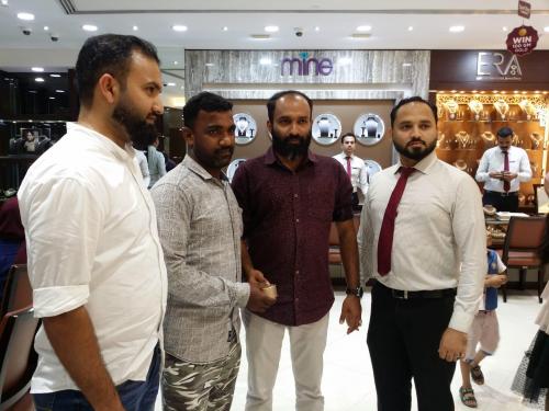 കളഞ്ഞു കിട്ടിയ സ്വർണം തിരികെ നൽകി ഇന്ത്യൻ യുവാവ് മാതൃകയായി.