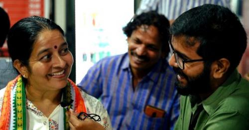 ഉമാ തോമസിന് വോട്ട് ചെയ്താൽ പണം; കോൺഗ്രസ് പ്രവാസി സംഘടനക്കെതിരെ തെരഞ്ഞെടുപ്പ് കമീഷനിൽ എൽഡിഎഫിന്റെ പരാതി ഉമാ തോമസിന് വോട്ട് ചെയ്താൽ പണം; കോൺഗ്രസ് പ്രവാസി സംഘടനക്കെതിരെ തെരഞ്ഞെടുപ്പ് കമീഷനിൽ എൽഡിഎഫിന്റെ പരാതി