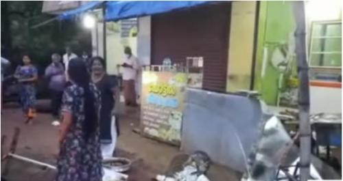 പാർട്ടി ഫണ്ട് കൊടുത്തില്ല; സിപിഐ ബ്രാഞ്ച് സെക്രട്ടറിയുടെ നേതൃത്വത്തിൽ ഹോട്ടൽ തല്ലിത്തകർത്തു പാർട്ടി ഫണ്ട് കൊടുത്തില്ല; സിപിഐ ബ്രാഞ്ച് സെക്രട്ടറിയുടെ നേതൃത്വത്തിൽ ഹോട്ടൽ തല്ലിത്തകർത്തു