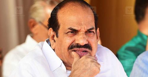 സജി ചെറിയാൻ കൈകാര്യം ചെയ്തിരുന്ന വകുപ്പുകൾ മറ്റു മന്ത്രിമാർക്ക് നൽകാൻ ധാരണയായി സജി ചെറിയാൻ കൈകാര്യം ചെയ്തിരുന്ന വകുപ്പുകൾ മറ്റു മന്ത്രിമാർക്ക് നൽകാൻ ധാരണയായി