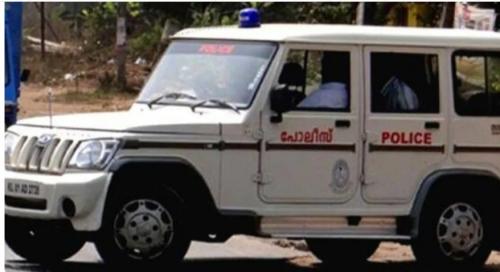 ഗുണ്ടാ നേതാവുമായി അടുത്ത ബന്ധം ;മൂന്ന് പോലീസുകാർക്ക് സസ്പെൻഷൻ