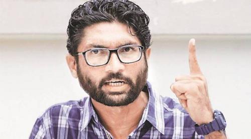 പ്രധാനമന്ത്രിക്കെതിരെ ട്വീറ്റ്; ദലിത് നേതാവ് ജിഗ്നേഷ് മേവാനി അറസ്റ്റിൽ പ്രധാനമന്ത്രിക്കെതിരെ ട്വീറ്റ്; ദലിത് നേതാവ് ജിഗ്നേഷ് മേവാനി അറസ്റ്റിൽ