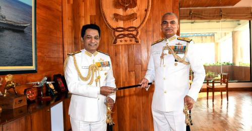 അഡ്മിറൽ‍ ആർ‍. ഹരികുമാർ നാവികസേന മേധാവിയായി‍ ചുമതലയേറ്റു