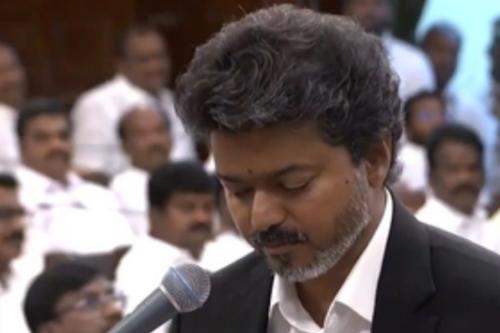 വിജയ് തമിഴ്‌നാട് നിയമസഭാംഗമായി സത്യപ്രതിജ്ഞ ചെയ്തു; പതിനേഴാം നിയമസഭയുടെ ആദ്യ സമ്മേളനത്തിന് തുടക്കം