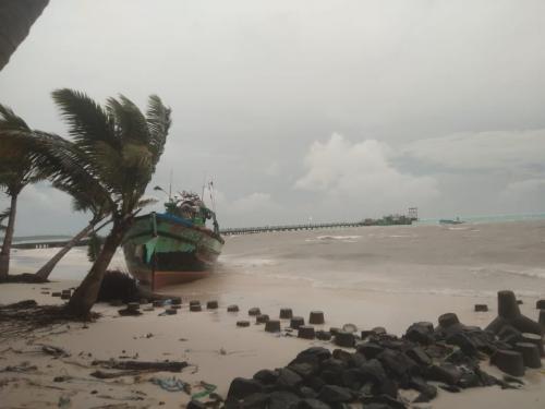 മഹാ ചുഴലിക്കാറ്റ്; എംജി യൂണിവേഴ്‌സിറ്റി പരീക്ഷകള്‍ മാറ്റി; ലക്ഷദ്വീപില്‍ റെഡ് അലേര്‍ട്ട്