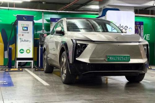 കർണാടകയിൽ ഇലക്ട്രിക് വാഹനങ്ങൾക്ക് റോഡ് ടാക്സ് ഏർപ്പെടുത്തി; സാധാരണക്കാർക്ക് തിരിച്ചടി