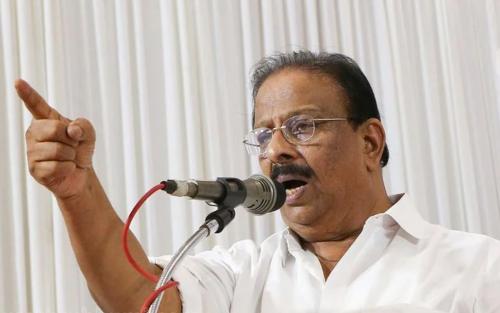 കടൽ താണ്ടി വന്നവനാണ്, കൈത്തോട് കാട്ടി പേടിപ്പിക്കരുത്’; കെ സുധാകരൻ ക്രൈംബ്രാഞ്ച് ഓഫീസിലെത്തി