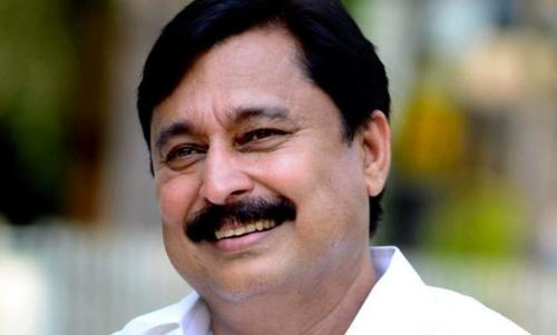 ഏകദിനത്തിലെ ടിക്കറ്റ് നിരക്ക് കുറയ്ക്കാനാകില്ല; പട്ടിണി കിടക്കുന്നവർ കളി കാണാൻ പോകേണ്ടെന്ന് മന്ത്രി ഏകദിനത്തിലെ ടിക്കറ്റ് നിരക്ക് കുറയ്ക്കാനാകില്ല; പട്ടിണി കിടക്കുന്നവർ കളി കാണാൻ പോകേണ്ടെന്ന് മന്ത്രി