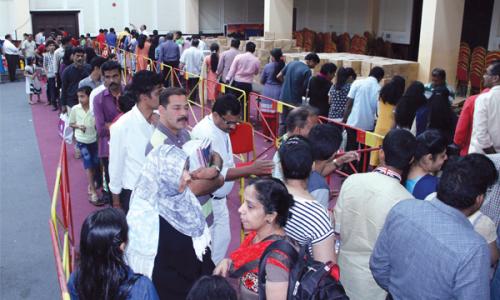 രക്ഷിതാക്കൾക്ക് കൈത്താങ്ങായി ഇൻഡക്സ് പുസ്തകവിതരണം