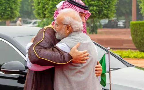 ഇന്ത്യയിൽ ലഭിച്ച ഊഷ്മള സ്വീകരണത്തിന് നരേന്ദ്ര മോദിക്ക് നന്ദി അറിയിച്ച് സൗദി കിരീടാവകാശി ഇന്ത്യയിൽ ലഭിച്ച ഊഷ്മള സ്വീകരണത്തിന് നരേന്ദ്ര മോദിക്ക് നന്ദി അറിയിച്ച് സൗദി കിരീടാവകാശി