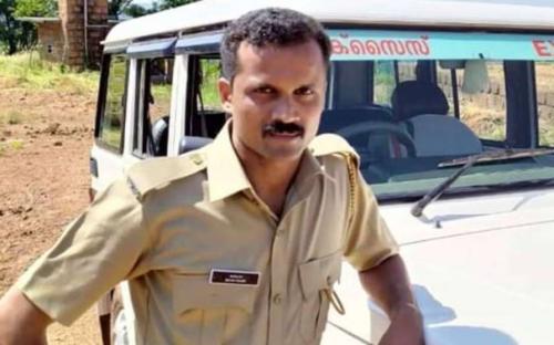 കണ്ണൂരിൽ കോവിഡ് ബാധിച്ച് ചികിത്സയിലായിരുന്ന എക്സൈസ് ഉദ്യോഗസ്ഥൻ മരിച്ചു   