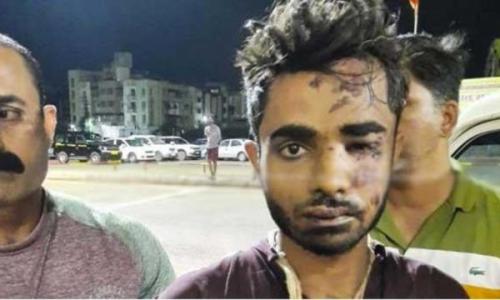 കോഴിക്കോട്ട് ട്രെയിനില് തീവച്ച സംഭവം: പ്രതിയെന്ന് സംശയിക്കുന്ന ആൾ പിടിയിൽ കോഴിക്കോട്ട് ട്രെയിനില് തീവച്ച സംഭവം: പ്രതിയെന്ന് സംശയിക്കുന്ന ആൾ പിടിയിൽ