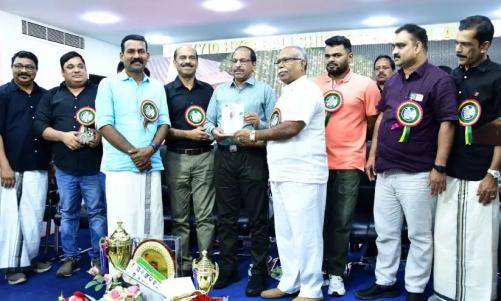 കെ.എം.സി.സി ബഹ്‌റൈൻ ജീവകാരുണ്യ പ്രവർത്തകൻ അബൂബക്കർ ഇരിങ്ങണ്ണൂരിന് യാത്രയയപ്പ് നൽകി