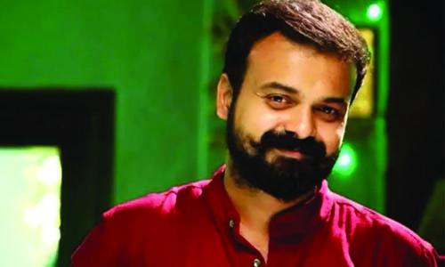 എം.എൽ‍.എ ആയി­ ചാ­ക്കോ­ച്ചൻ   