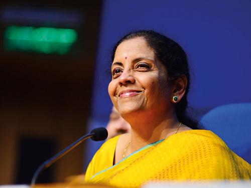 മെഗാ സാമ്പത്തിക പാക്കേജ് പ്രഖ്യാപിച്ച് കേന്ദ്രം