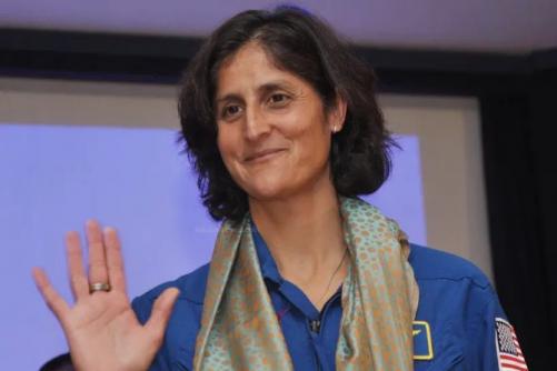 കെ.എൽ.എഫിൽ ആവേശം വിതറി സുനിത വില്യംസ്; ബഹിരാകാശ വിശേഷങ്ങൾ പങ്കുവെച്ച് താരം