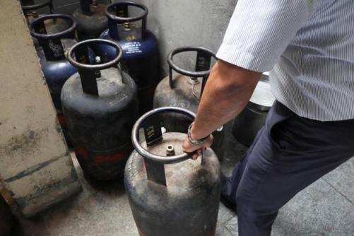 ഹോട്ടലുകൾക്ക് പാചകവാതകമില്ല; ഗാർഹിക ഉപഭോക്താക്കൾക്ക് മാത്രമായി നിയന്ത്രണം ഏർപ്പെടുത്തി കേന്ദ്രം