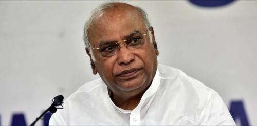 ഖർഗെ നാളെ എഐസിസി അധ്യക്ഷനായി ചുമതലയേൽക്കും ഖർഗെ നാളെ എഐസിസി അധ്യക്ഷനായി ചുമതലയേൽക്കും