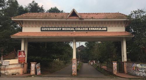 കളമശേരിയിൽ കുഞ്ഞിനെ അനധികൃതമായി ദത്ത് നൽകിയ സംഭവം; കുട്ടിയുടെ യഥാർത്ഥ മാതാവ് വിദേശത്ത് കളമശേരിയിൽ കുഞ്ഞിനെ അനധികൃതമായി ദത്ത് നൽകിയ സംഭവം; കുട്ടിയുടെ യഥാർത്ഥ മാതാവ് വിദേശത്ത്
