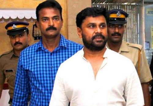 സർക്കാരിന് തിരിച്ചടി; നടിയെ ആക്രമിച്ച കേസിൽ വിചാരണ കോടതിയെ മാറ്റാനാവില്ലെന്ന് ഹൈക്കോടതി