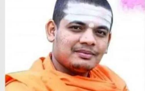 ഫേസ്ബുക്ക് പെണ്സുഹൃത്ത് 47 ലക്ഷം പറ്റിച്ചതായി മഠാധിപതി ഫേസ്ബുക്ക് പെണ്സുഹൃത്ത് 47 ലക്ഷം പറ്റിച്ചതായി മഠാധിപതി