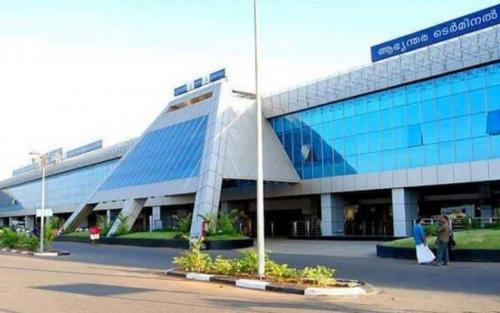 കുഞ്ഞിന്റെ ഡയപ്പറിൽ ഒരു കോടിയുടെ സ്വർണം: കരിപ്പൂരിൽ പ്രവാസി പിടിയിൽ