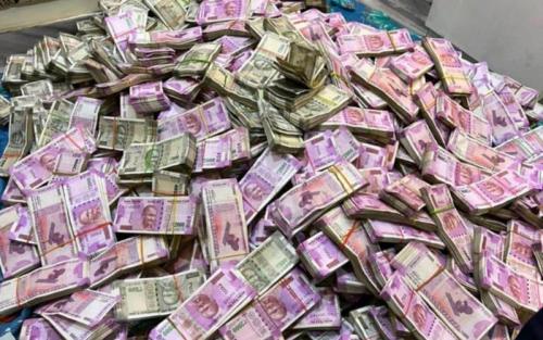 കള്ളപ്പണ ഇടപാട്: മലയാളസിനിമ മേഖലയിൽ ഇഡി അന്വേഷണം ശക്തമാക്കുന്നു കള്ളപ്പണ ഇടപാട്: മലയാളസിനിമ മേഖലയിൽ ഇഡി അന്വേഷണം ശക്തമാക്കുന്നു