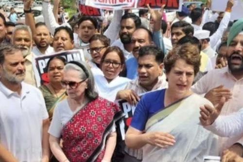 നീറ്റ് വിഷയം: പാർലമെന്റിൽ പ്രതിഷേധവും ബഹളവും; സഭ നടപടികൾ നിർത്തിവെച്ചു