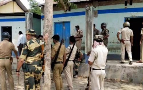 പശ്ചിമ ബംഗാളിൽ വീണ്ടും അക്രമം; വോട്ടെണ്ണൽ കേന്ദ്രത്തിൽ ബോംബേറ് പശ്ചിമ ബംഗാളിൽ വീണ്ടും അക്രമം; വോട്ടെണ്ണൽ കേന്ദ്രത്തിൽ ബോംബേറ്
